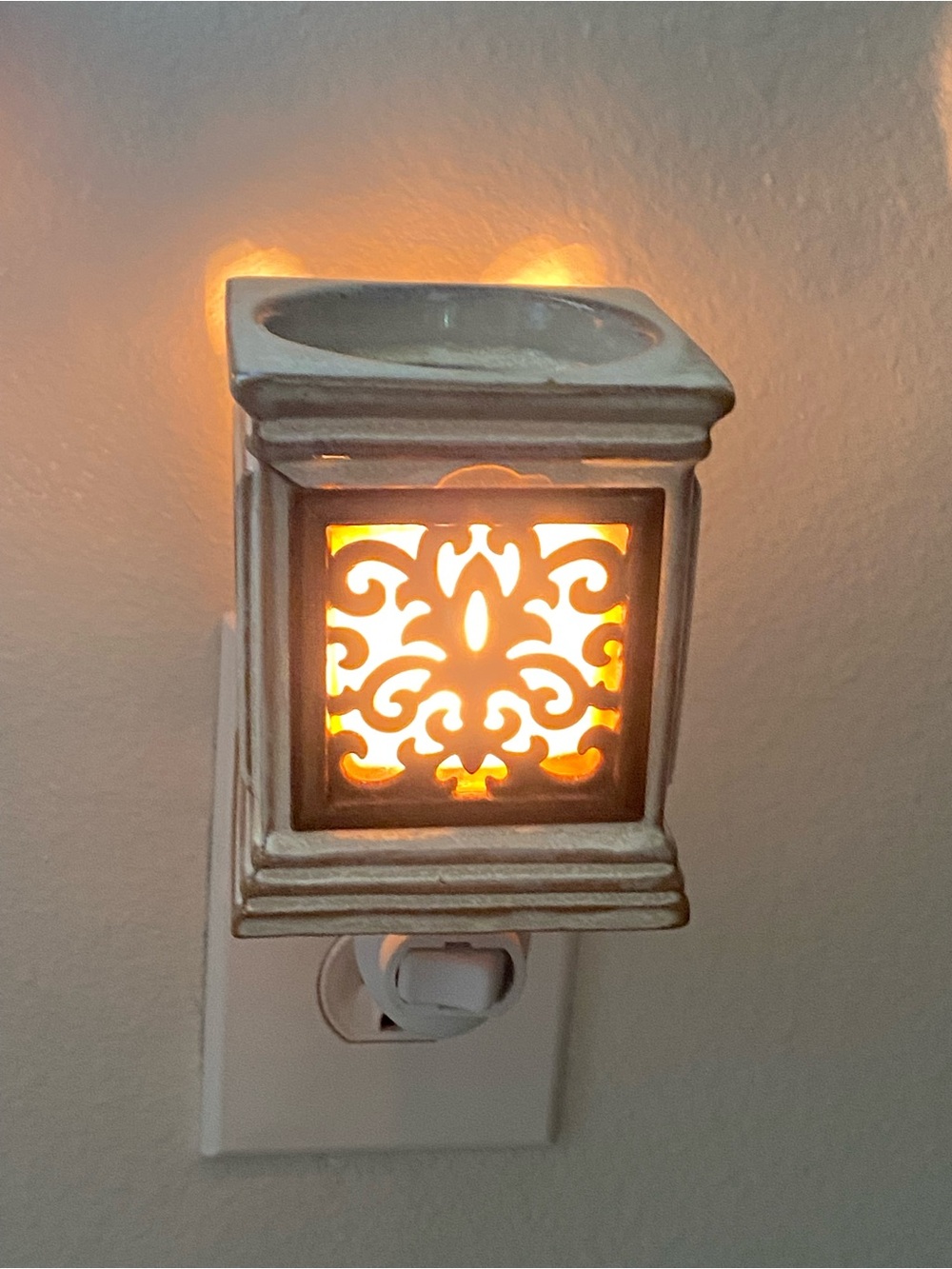Wax Mini Warmer Plug-in Nightlight Ceramic Cream Brown Rustic